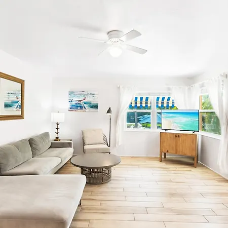 Heron Lagoon, Dock, Pool, The Mermaid At Siesta Key Bungalows